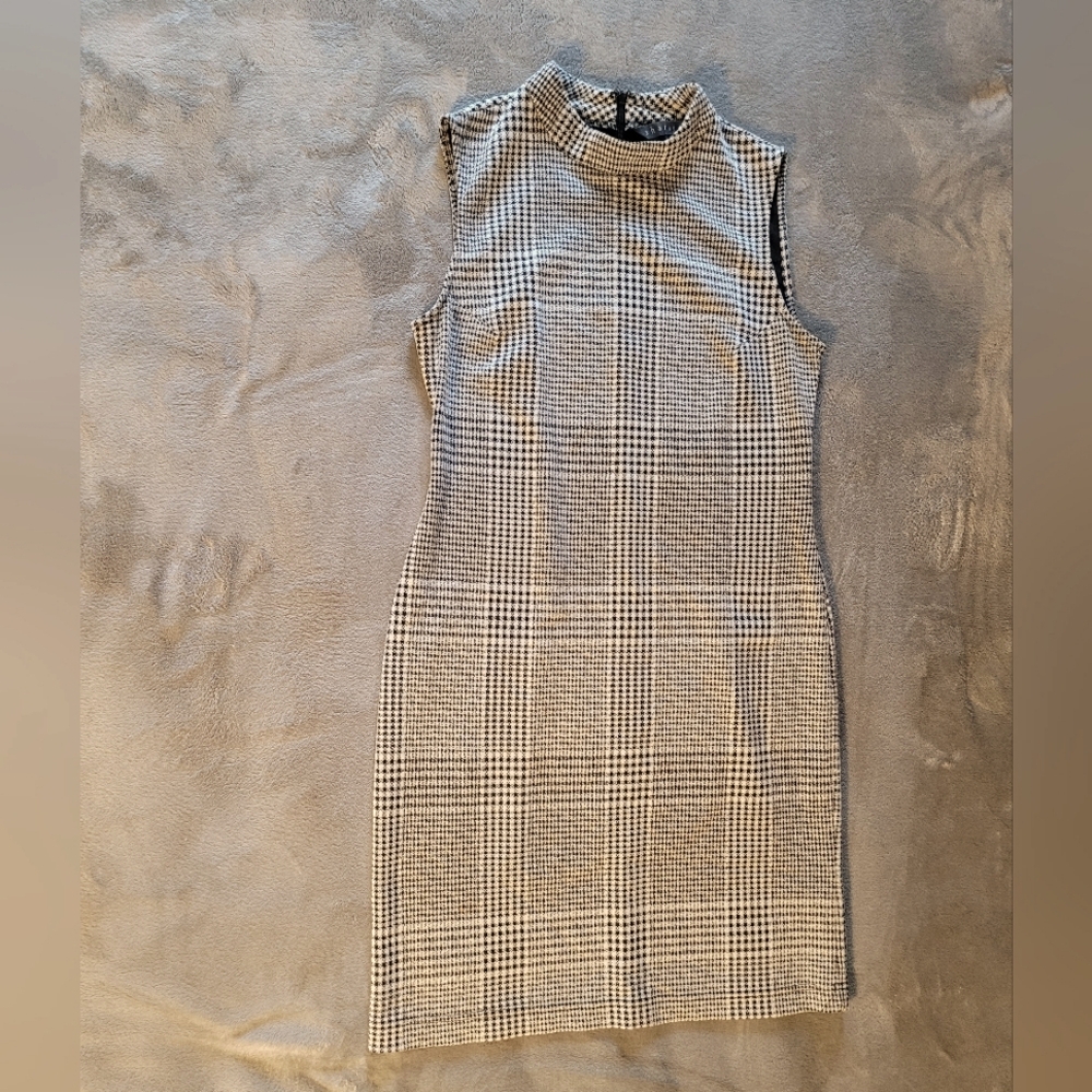 Sharagano Mock Neck Black and White Dress, Size 6